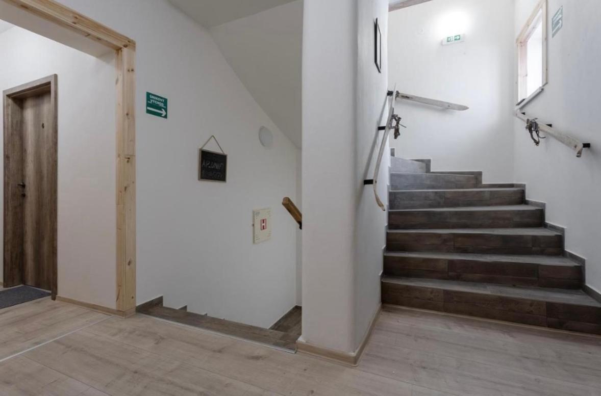 Number 5 Vlevo Dole Apartamento Rokytnice nad Jizerou Exterior foto